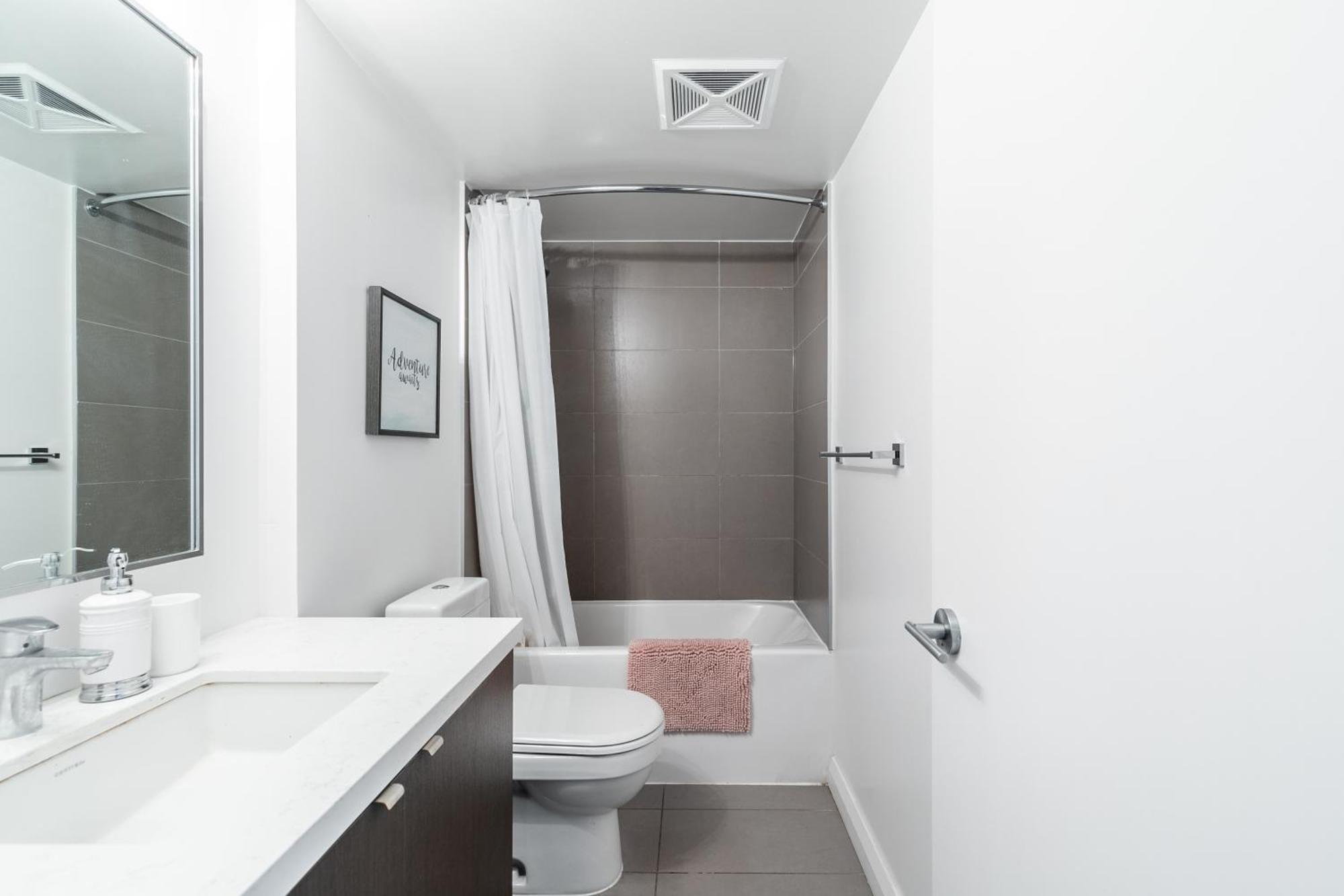 Apartment Yorkville Plaza Express