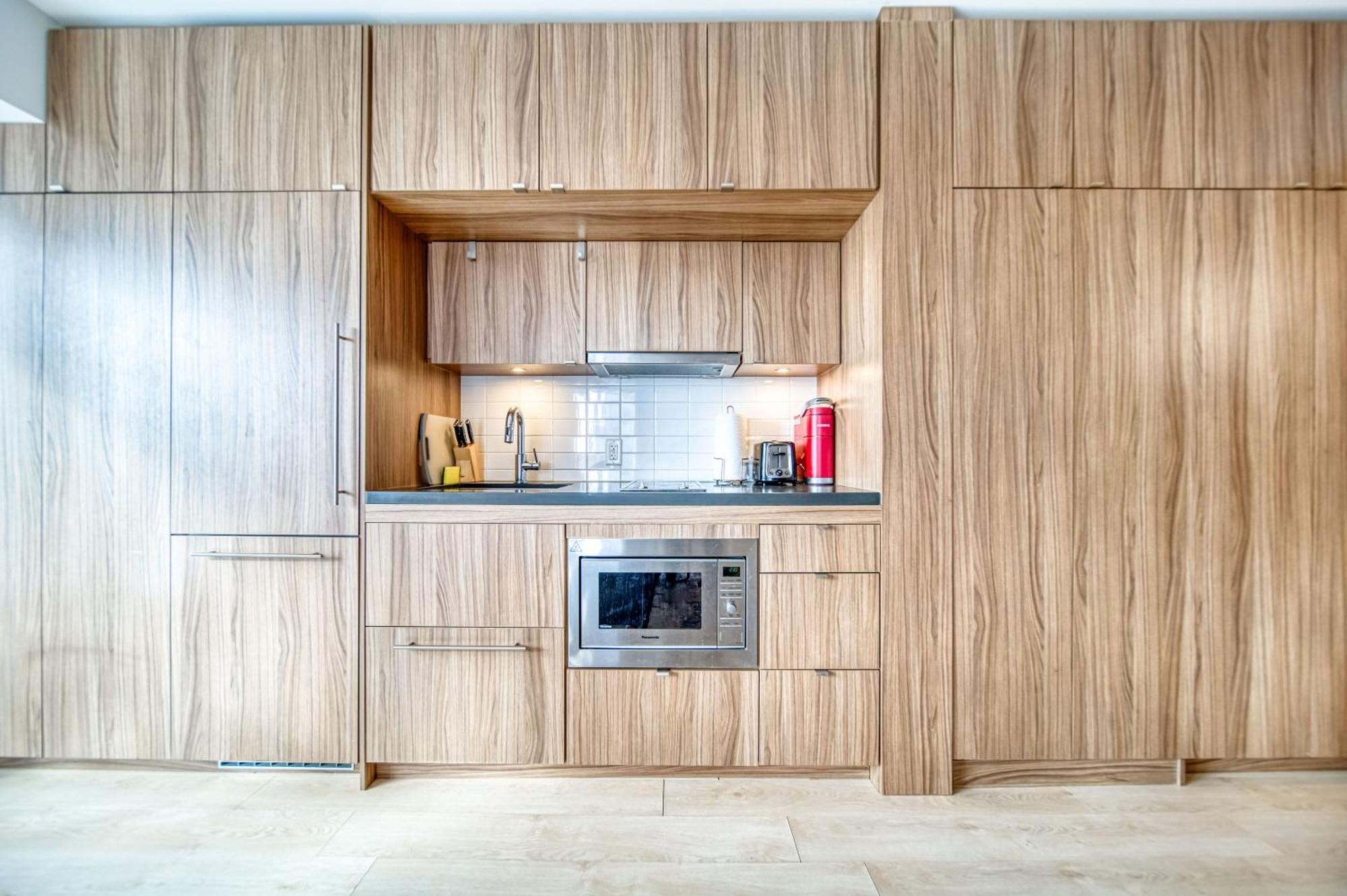 Yorkville Plaza Express Apartment Toronto