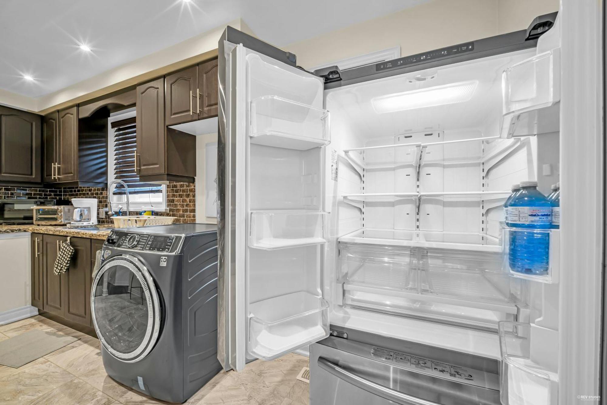 Luxury Renovated House In Prime Location With Parking Apartment Toronto