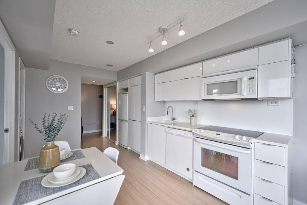 Apartment Entertainment District 1 Bedroom Free Parking Dt Toronto
