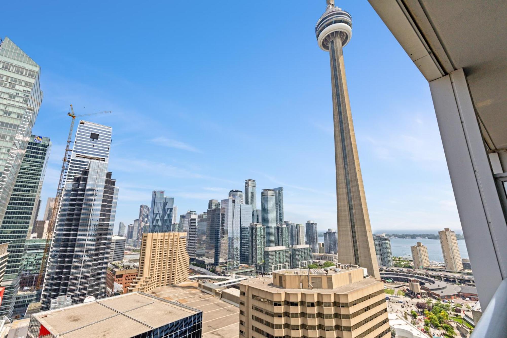 Cn Tower View 2 Bedroom Aparthotel *