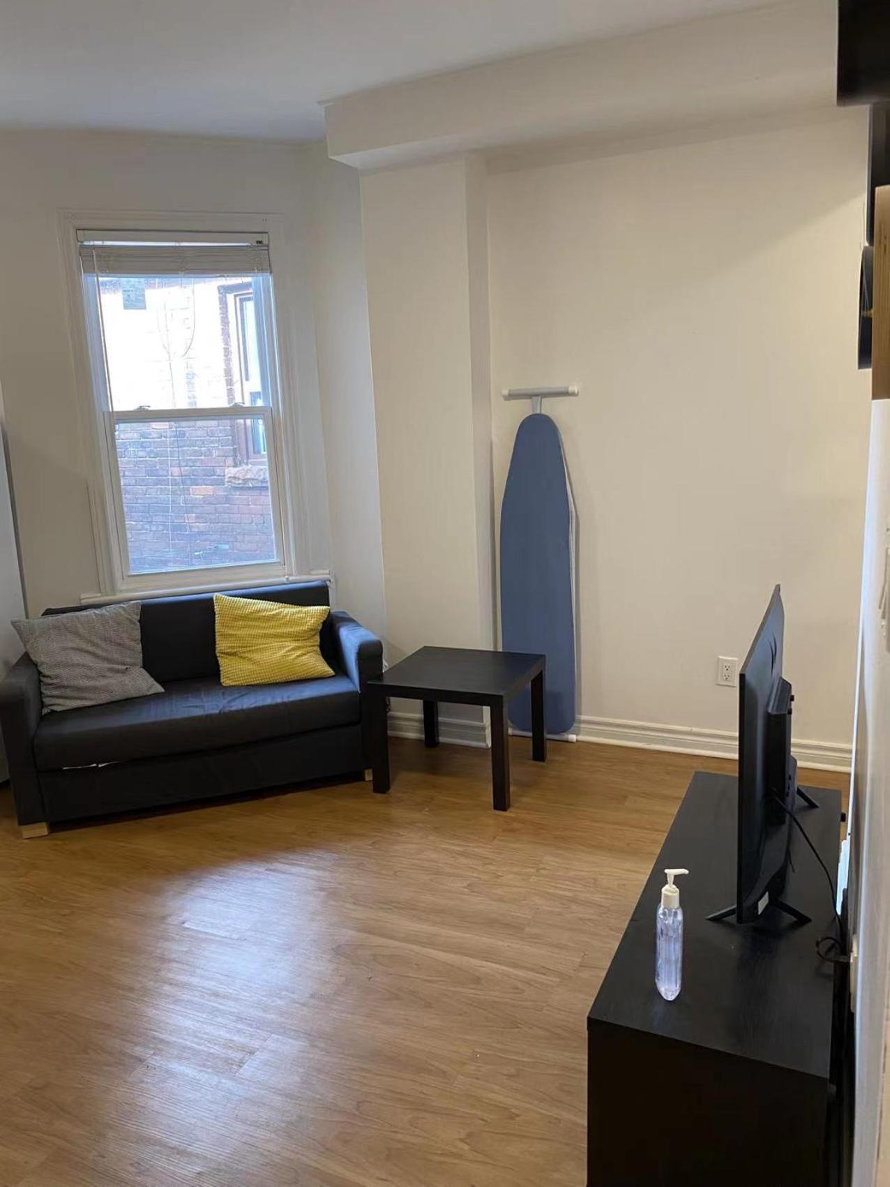 Quad With Private Bathroom 536a-two Bedrooms * Toronto