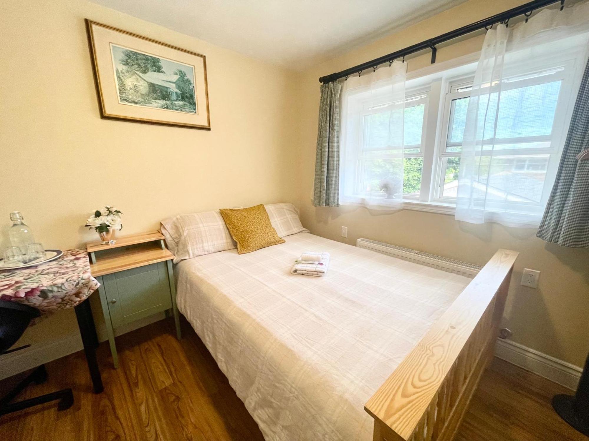 Bright&modern Space Perfect For Couple And Family Step To Public Transit In * Toronto