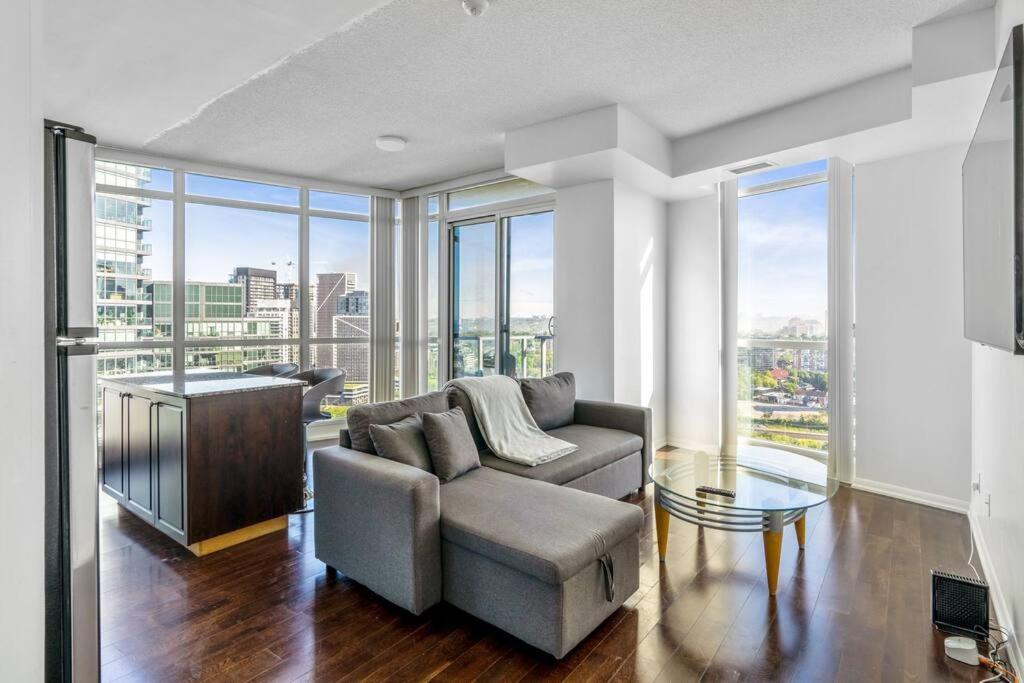 1bdrm Comfort Away From With Parking-downtown Apartment