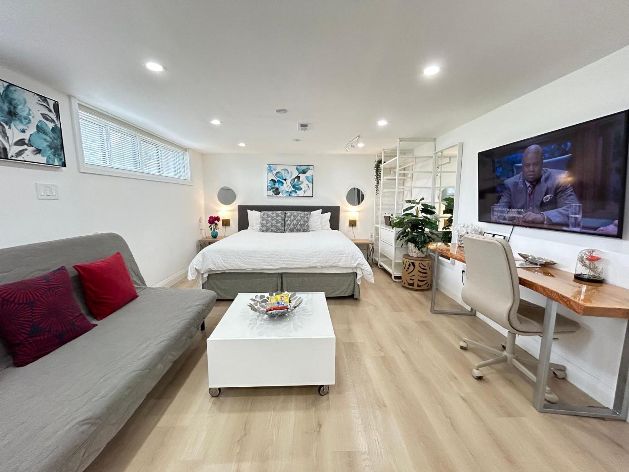 Modern Lux Rooms - Kingbed - Near Sheppard W Station *