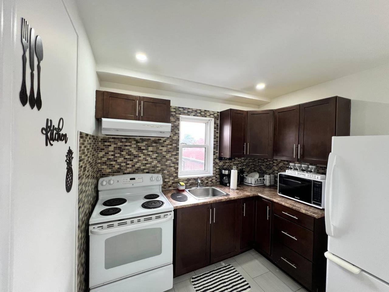 #1 Convvy-nient Residence! Homestay Toronto