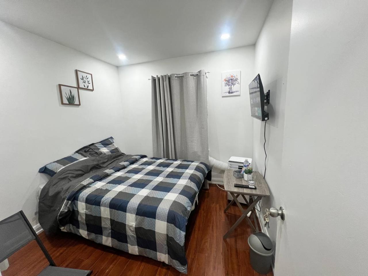 Homestay #1 Convvy-nient Residence! Toronto