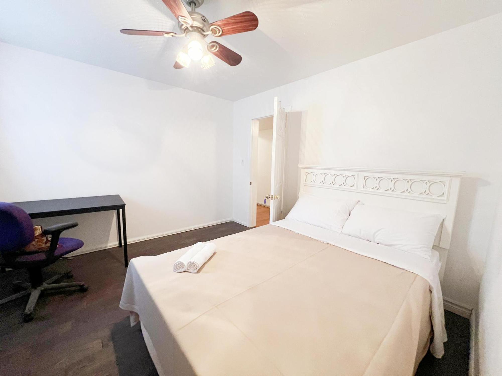 Vihome-34- Double Bed Near Finch And 404 Bsmt