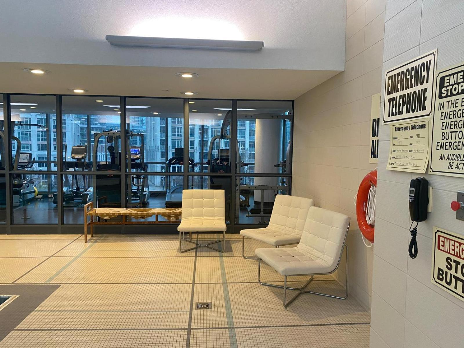 1bdrm Comfort Away From With Parking-downtown Apartment