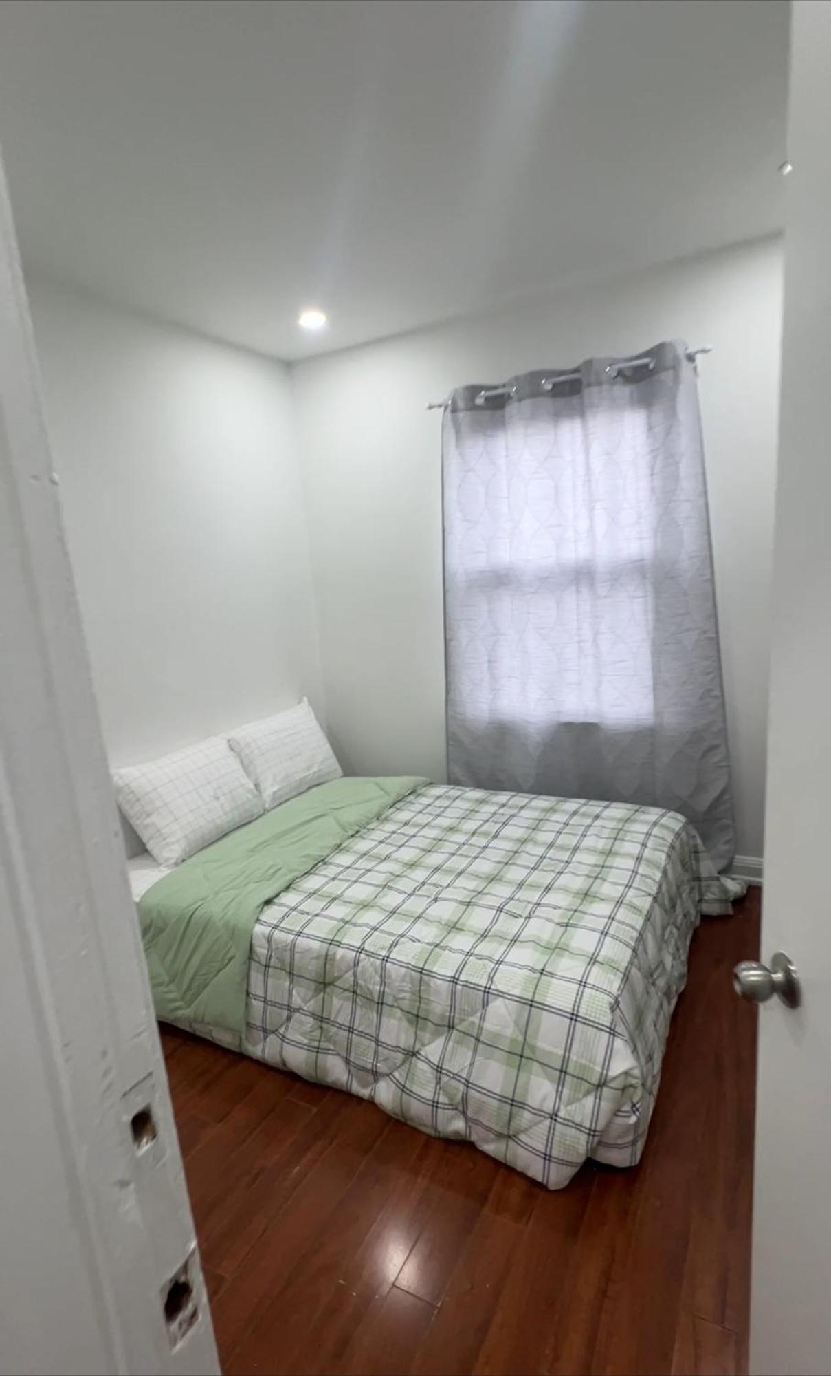 #1 Convvy-nient Residence! Toronto
