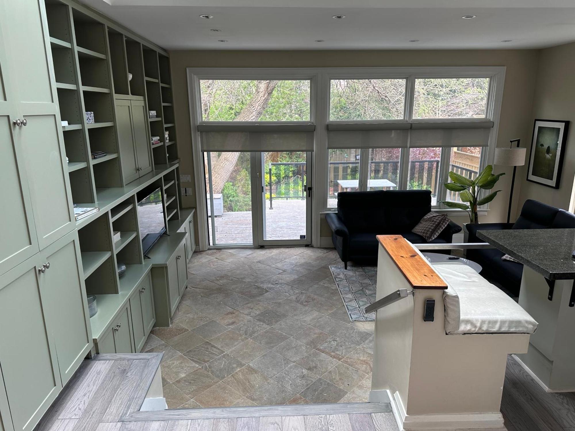 Double Bedroom On Up Or 3 Bedrooms In Basement Near Eglinton Subway Station Guest house *