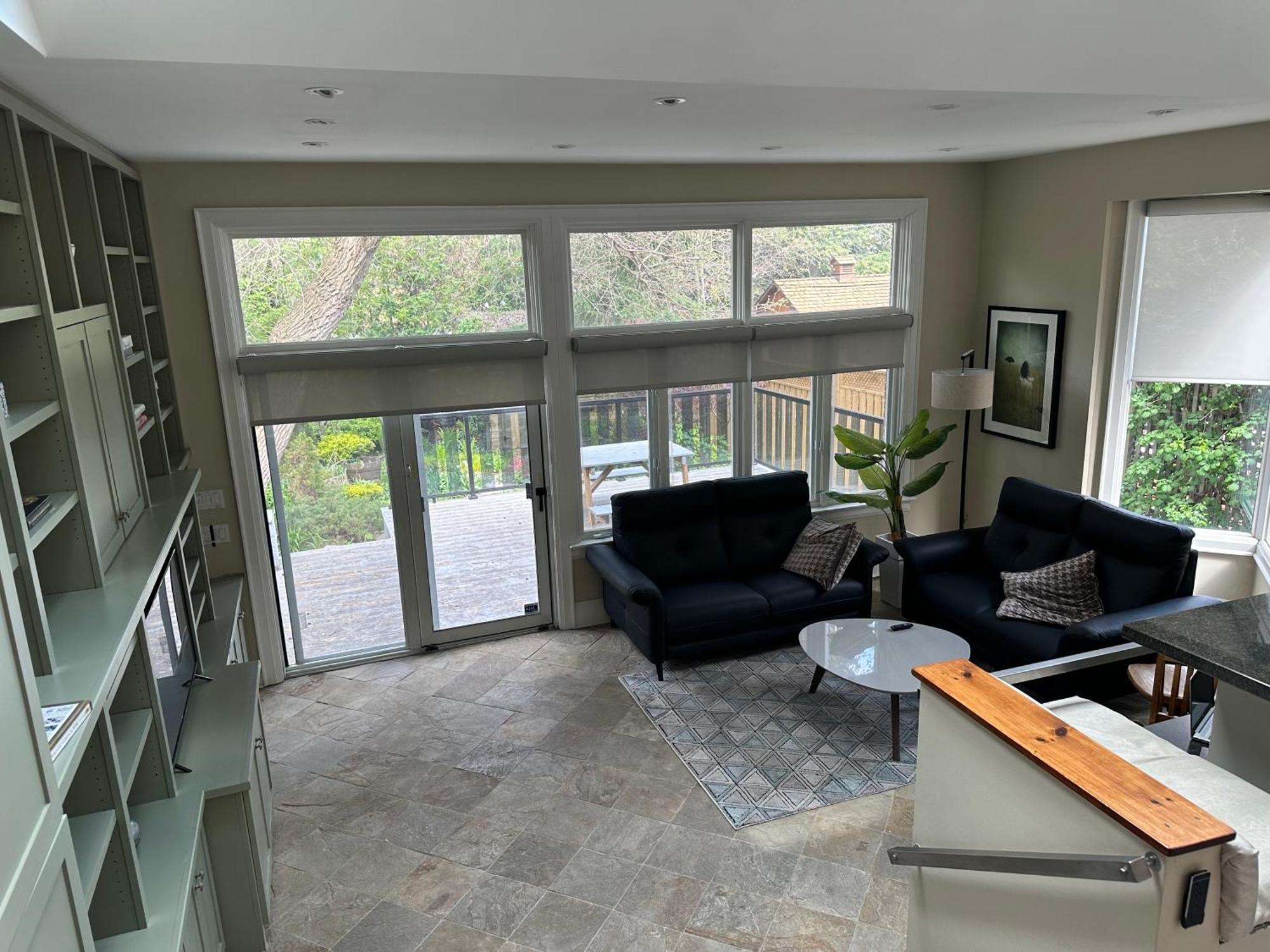 Guest house Double Bedroom On Up Or 3 Bedrooms In Basement Near Eglinton Subway Station *