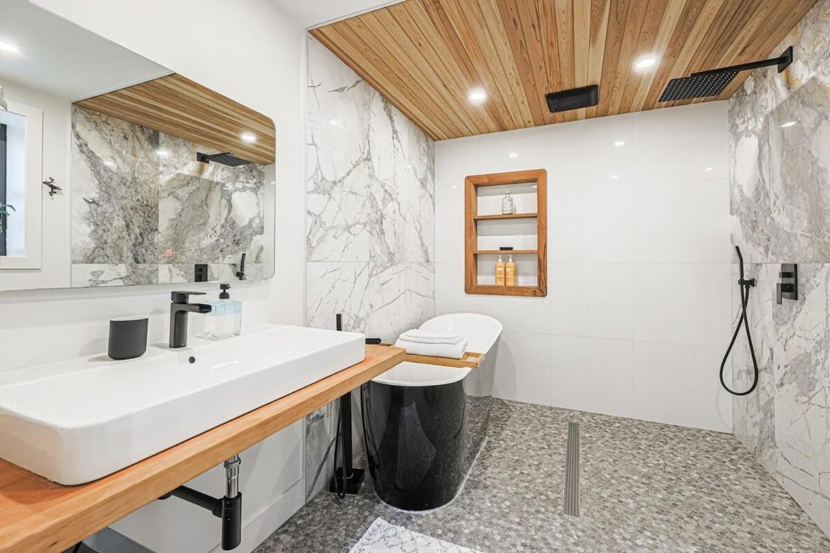 Apartment Downtown Relaxing Retreat Toronto
