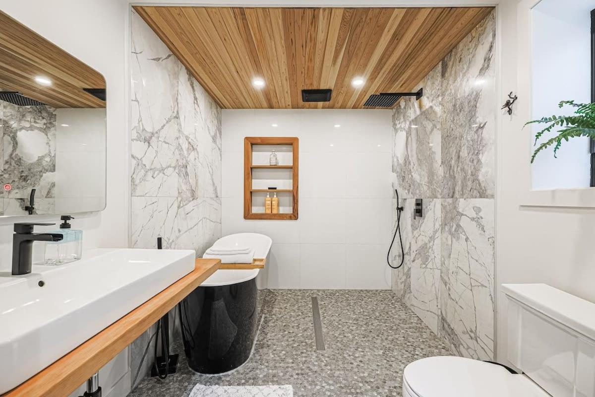 Downtown Relaxing Retreat