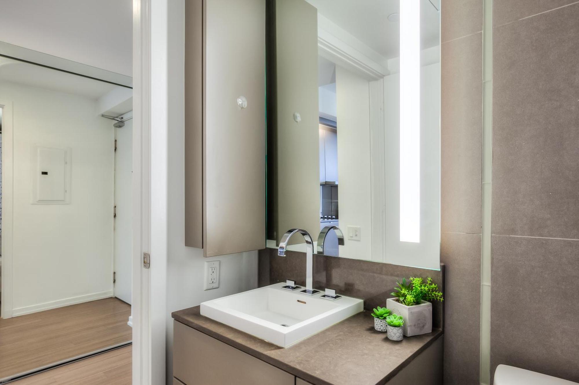 Atlas Furnished Apartments- Iceboat Terrace Inn