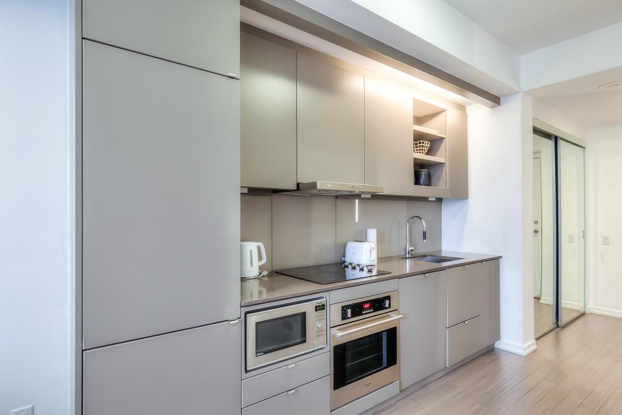 Atlas Furnished Apartments- Iceboat Terrace 3* Toronto