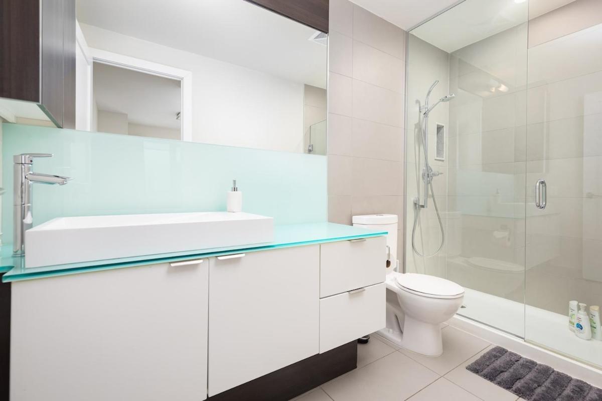 Apartment Skyline Serenity 2 Bed 2 Bath