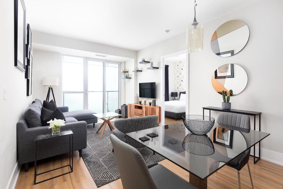 Skyline Serenity 2 Bed 2 Bath * Toronto