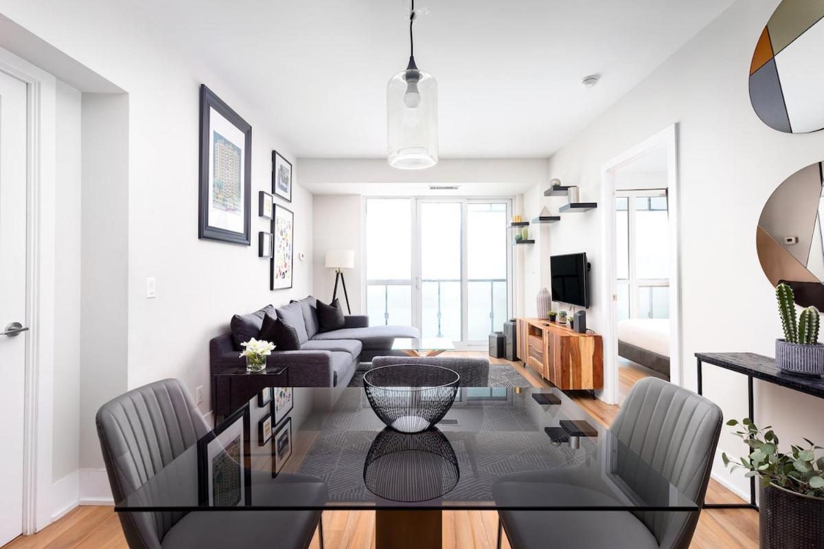 Skyline Serenity 2 Bed 2 Bath * Toronto