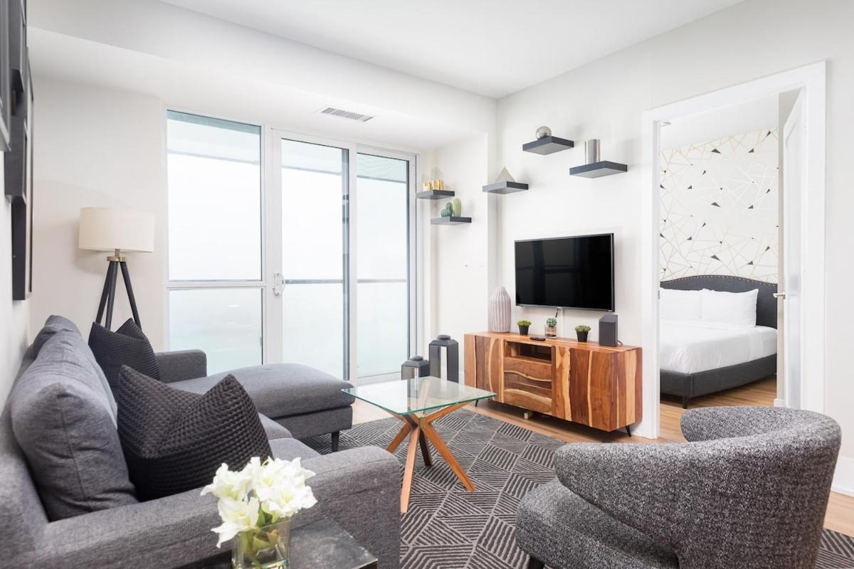 Apartment Skyline Serenity 2 Bed 2 Bath *
