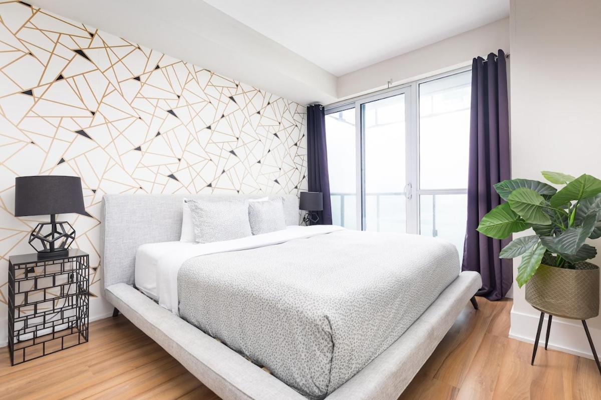 Apartment Skyline Serenity 2 Bed 2 Bath Toronto