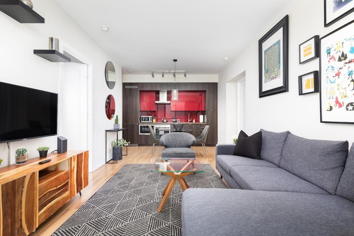 Skyline Serenity 2 Bed 2 Bath Apartment *