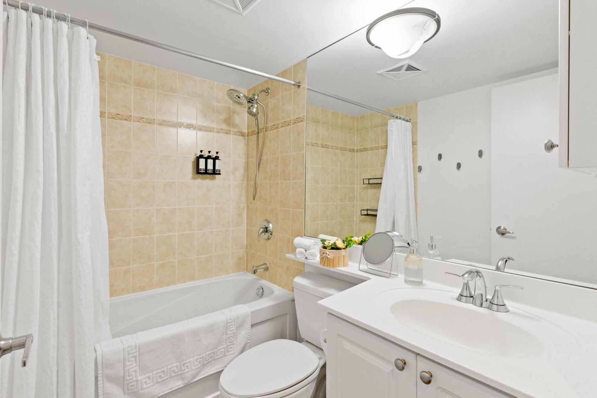 Modern 2br Downtown Condo, Lakeshore, Exhibition Place, York Apartment Toronto