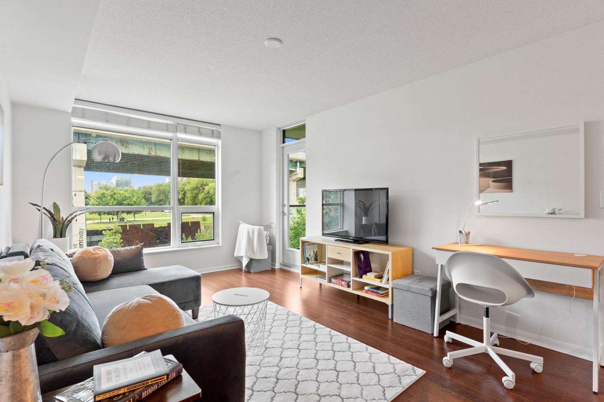 Apartment Modern 2br Downtown Condo, Lakeshore, Exhibition Place, York Toronto