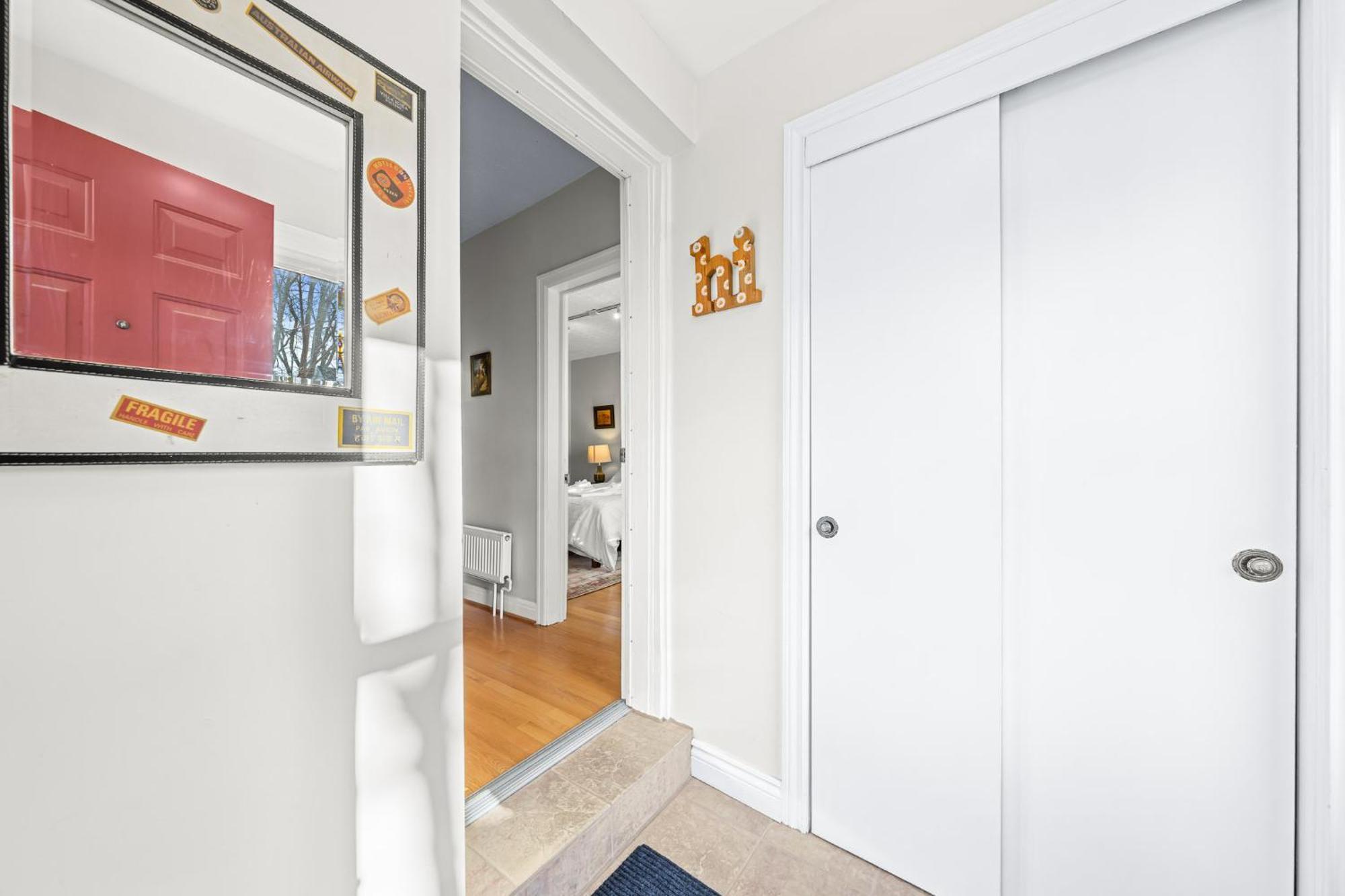 Private In A Vintage House Close To Finch Toronto