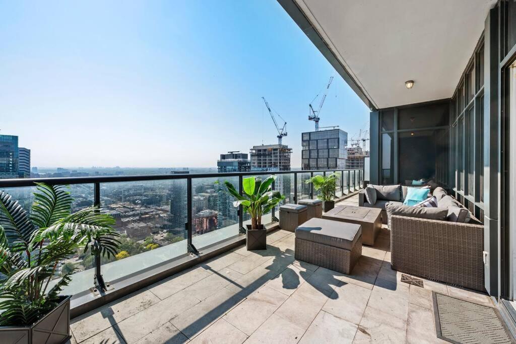 5-star Panoramic View And Large Terrace By Cn Tower *