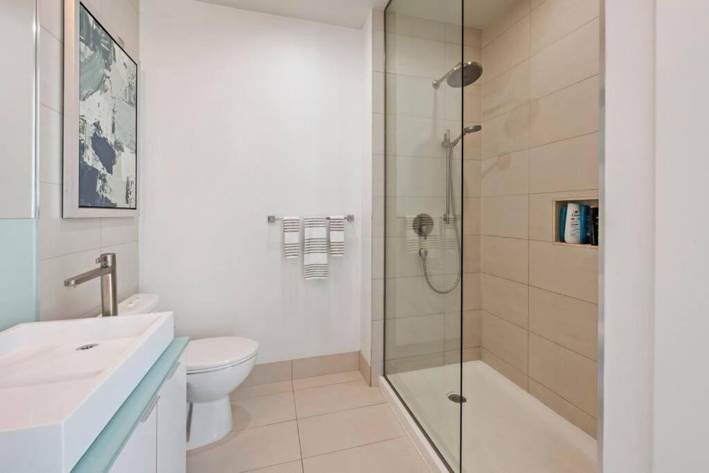 Apartment 5-star Panoramic View And Large Terrace By Cn Tower *