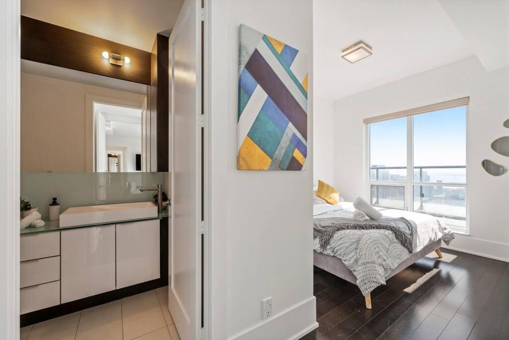 5-star Panoramic View And Large Terrace By Cn Tower *