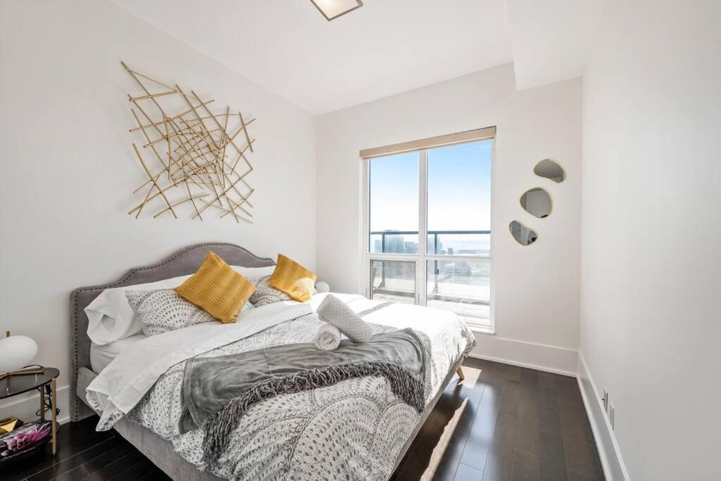 5-star Panoramic View And Large Terrace By Cn Tower Apartment *