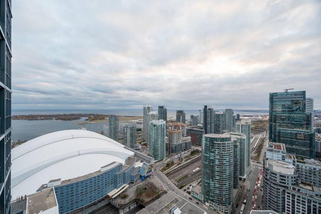 Apartment 5-star Panoramic View And Large Terrace By Cn Tower Toronto