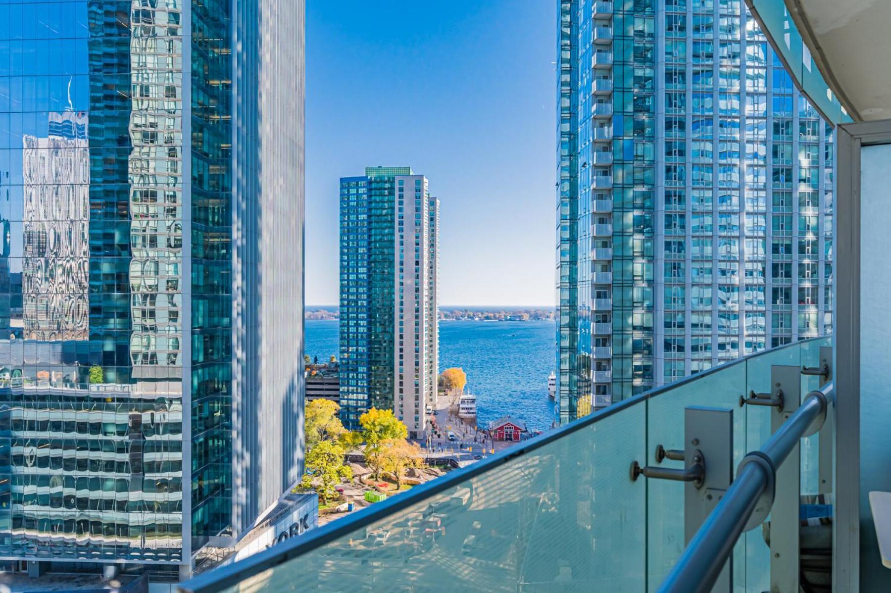 Downtown Apartment *