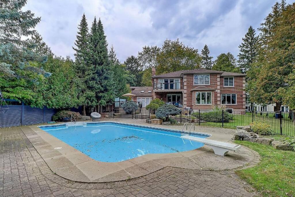Villa Luxury In Scarborough Toronto