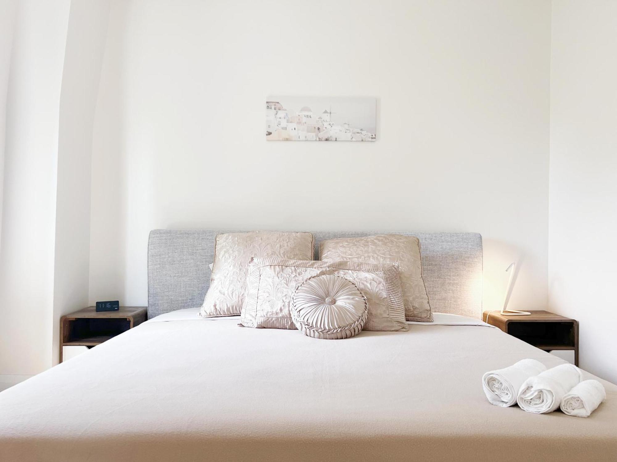 Homestay Vihome-22m- Cozy Nice Townhouse In Dt Near Wellesley And Jarvis *