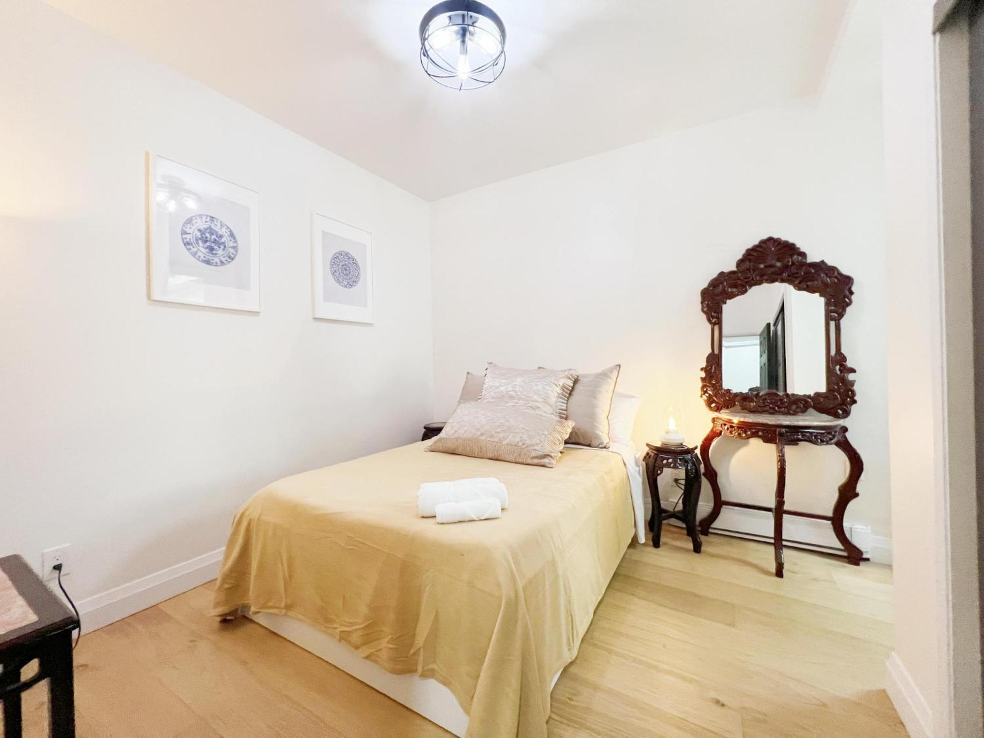 Vihome-22m- Cozy Nice Townhouse In Dt Near Wellesley And Jarvis Homestay Toronto