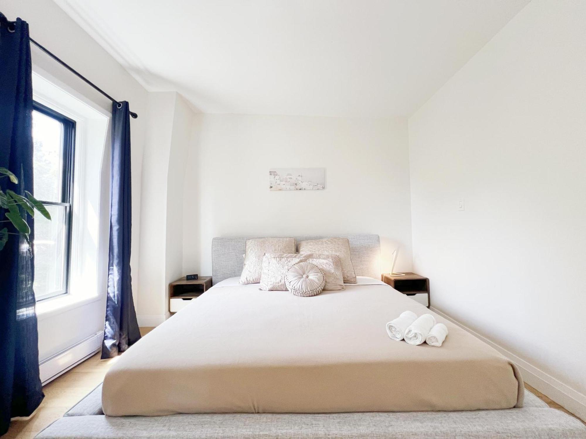 Vihome-22m- Cozy Nice Townhouse In Dt Near Wellesley And Jarvis Homestay *