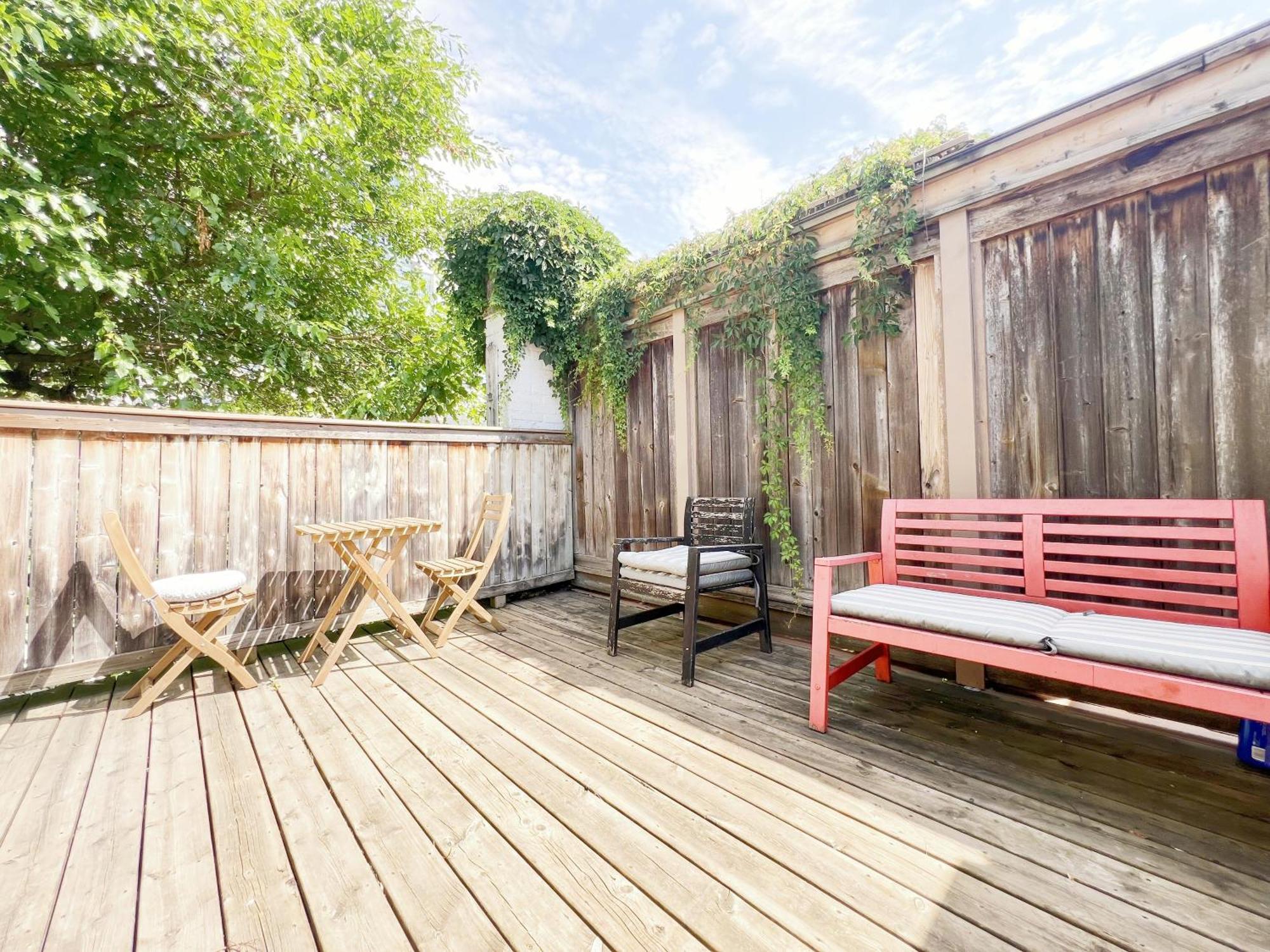 Homestay Vihome-22m- Cozy Nice Townhouse In Dt Near Wellesley And Jarvis Toronto