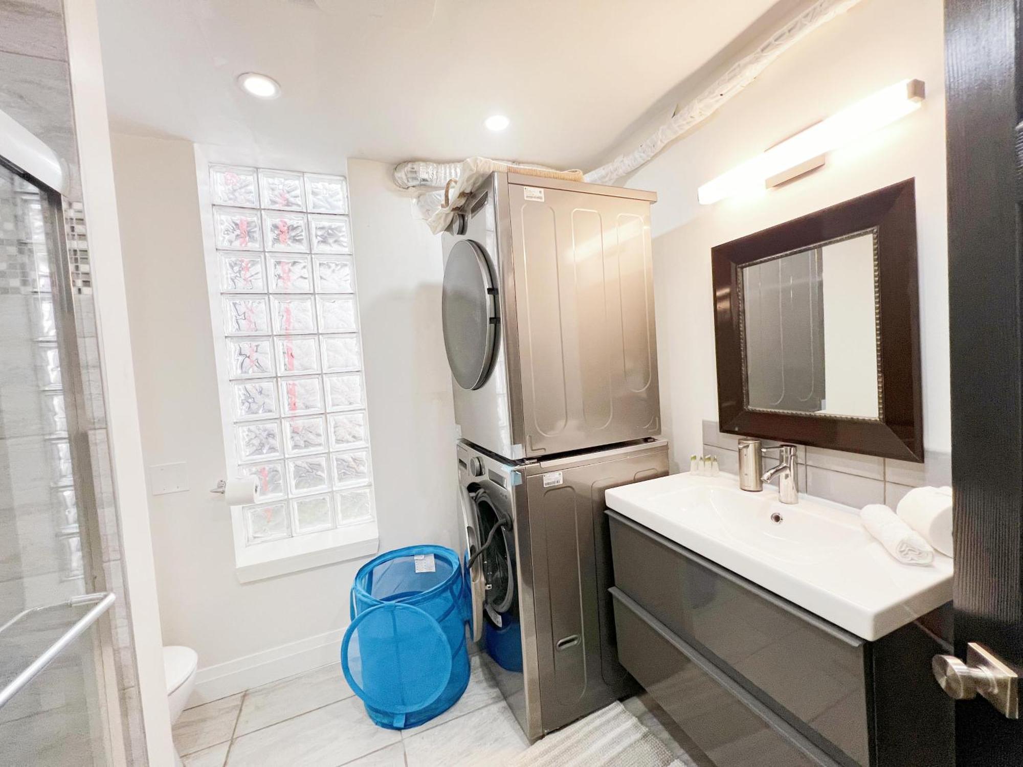 Vihome-22m- Cozy Nice Townhouse In Dt Near Wellesley And Jarvis Toronto