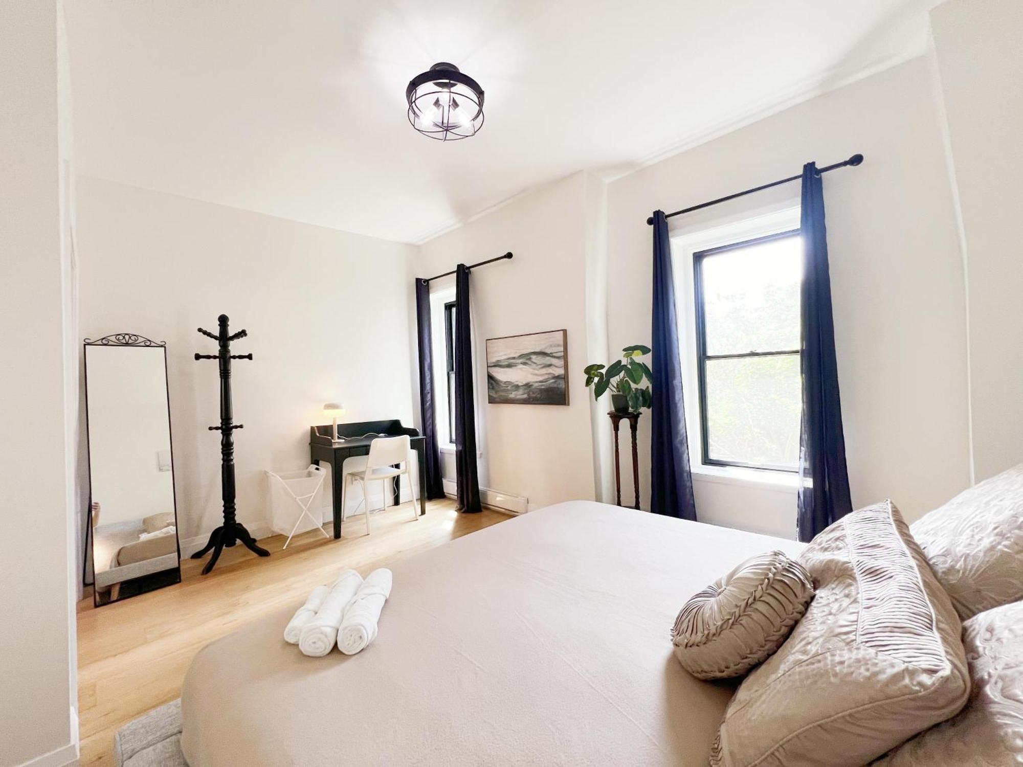 Homestay Vihome-22m- Cozy Nice Townhouse In Dt Near Wellesley And Jarvis Toronto