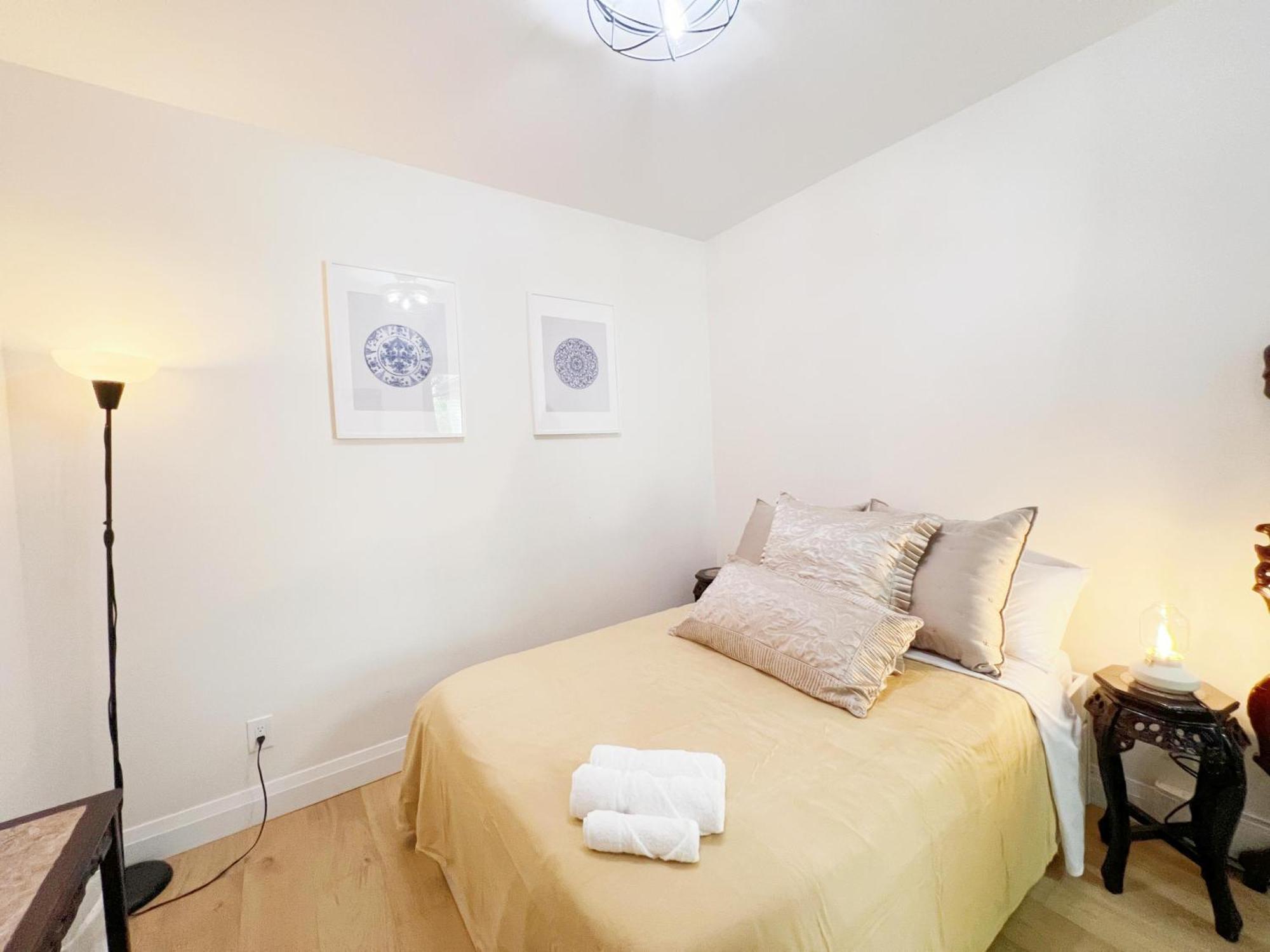 Vihome-22m- Cozy Nice Townhouse In Dt Near Wellesley And Jarvis * Toronto