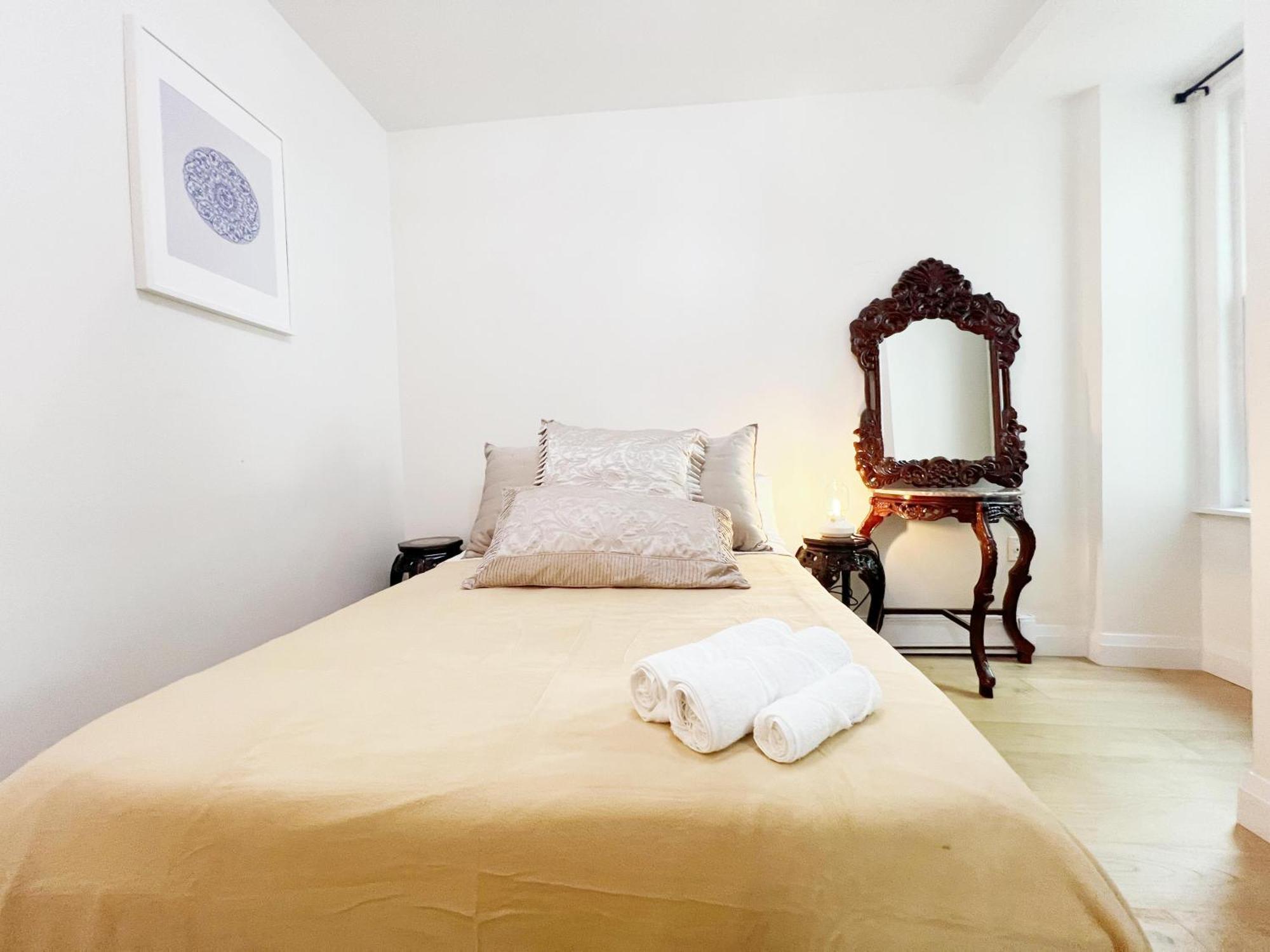 Vihome-22m- Cozy Nice Townhouse In Dt Near Wellesley And Jarvis * Toronto