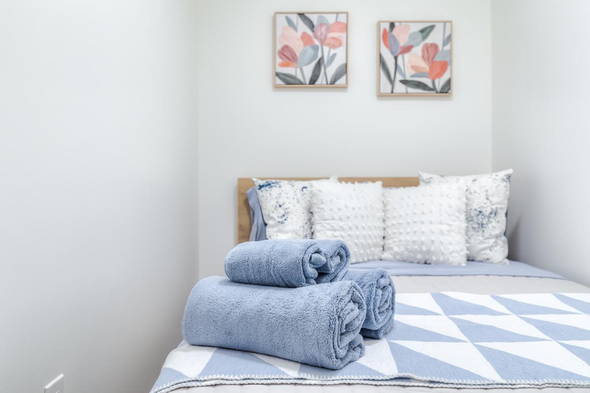 Modern Stylish - 5 Min From Cn Tower Ferienhaus