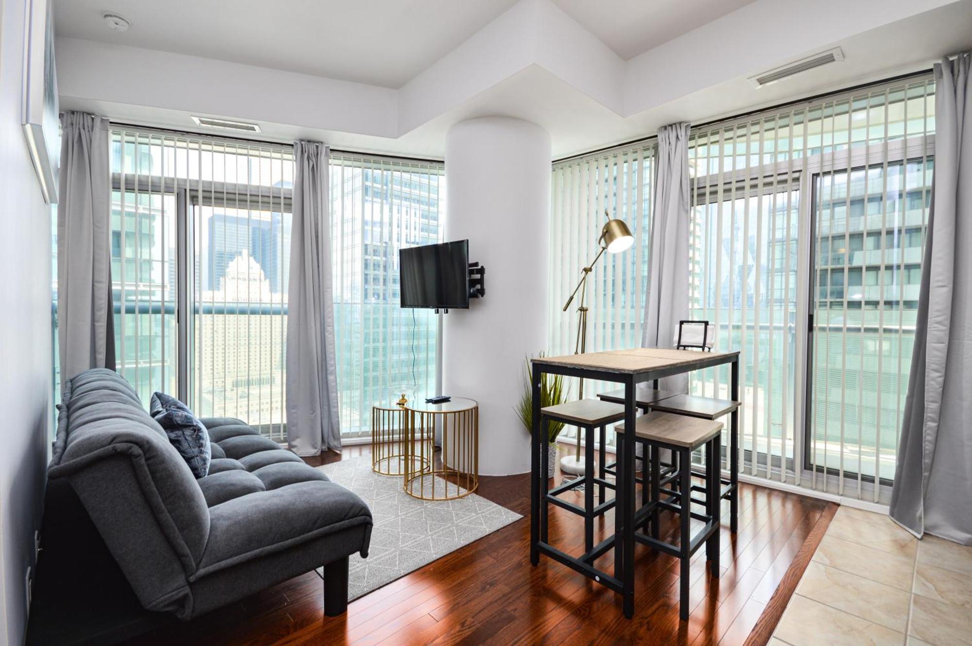 Rivetstays - The York Apartment Toronto
