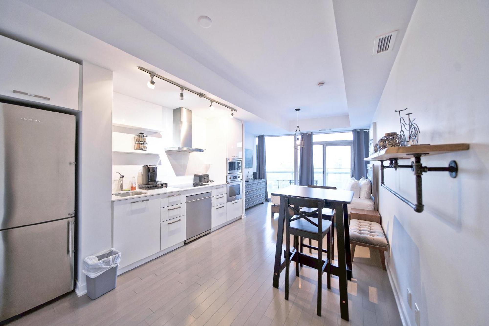 Rivetstays - The York * Toronto