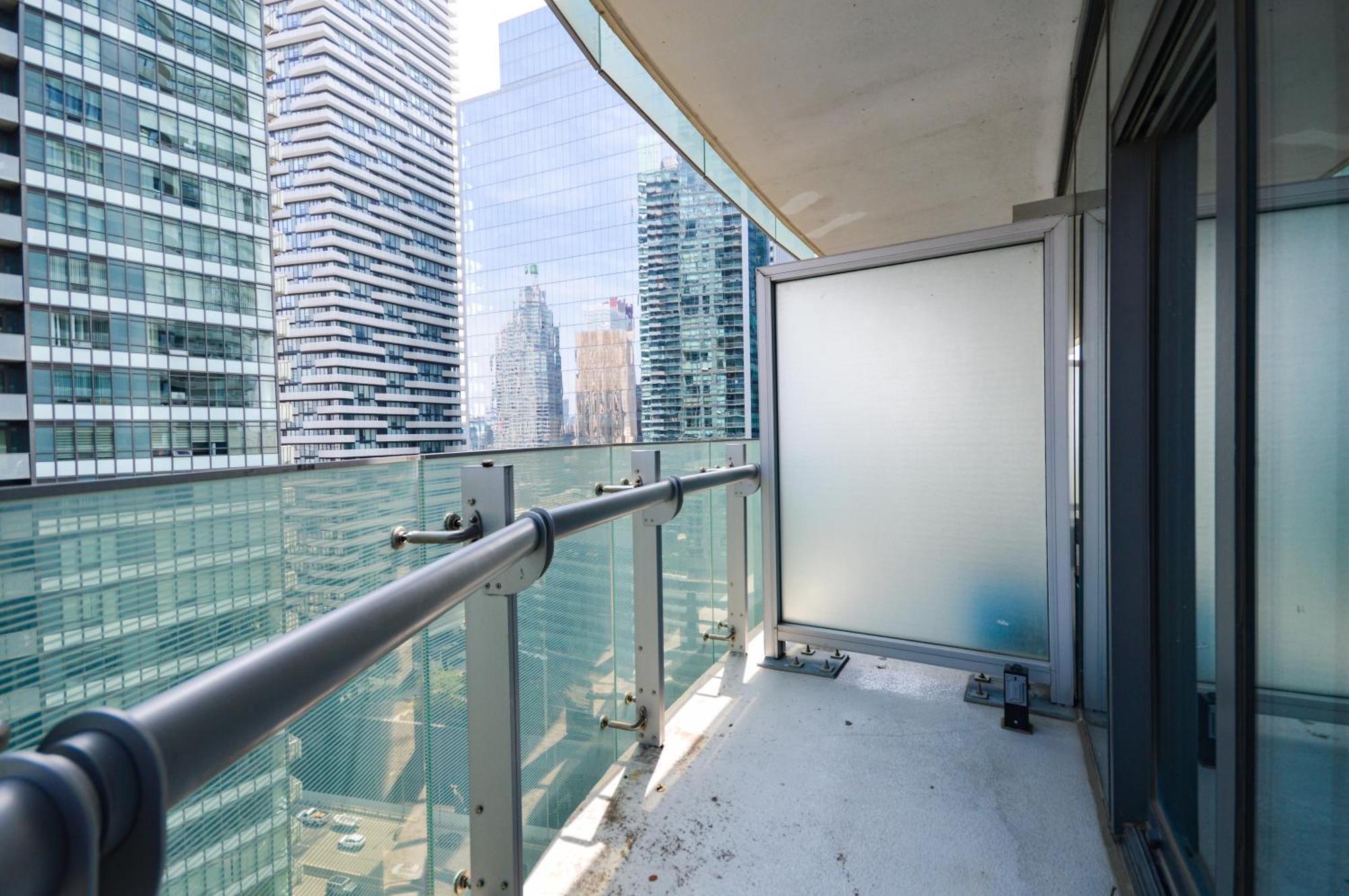 Rivetstays - The York Toronto