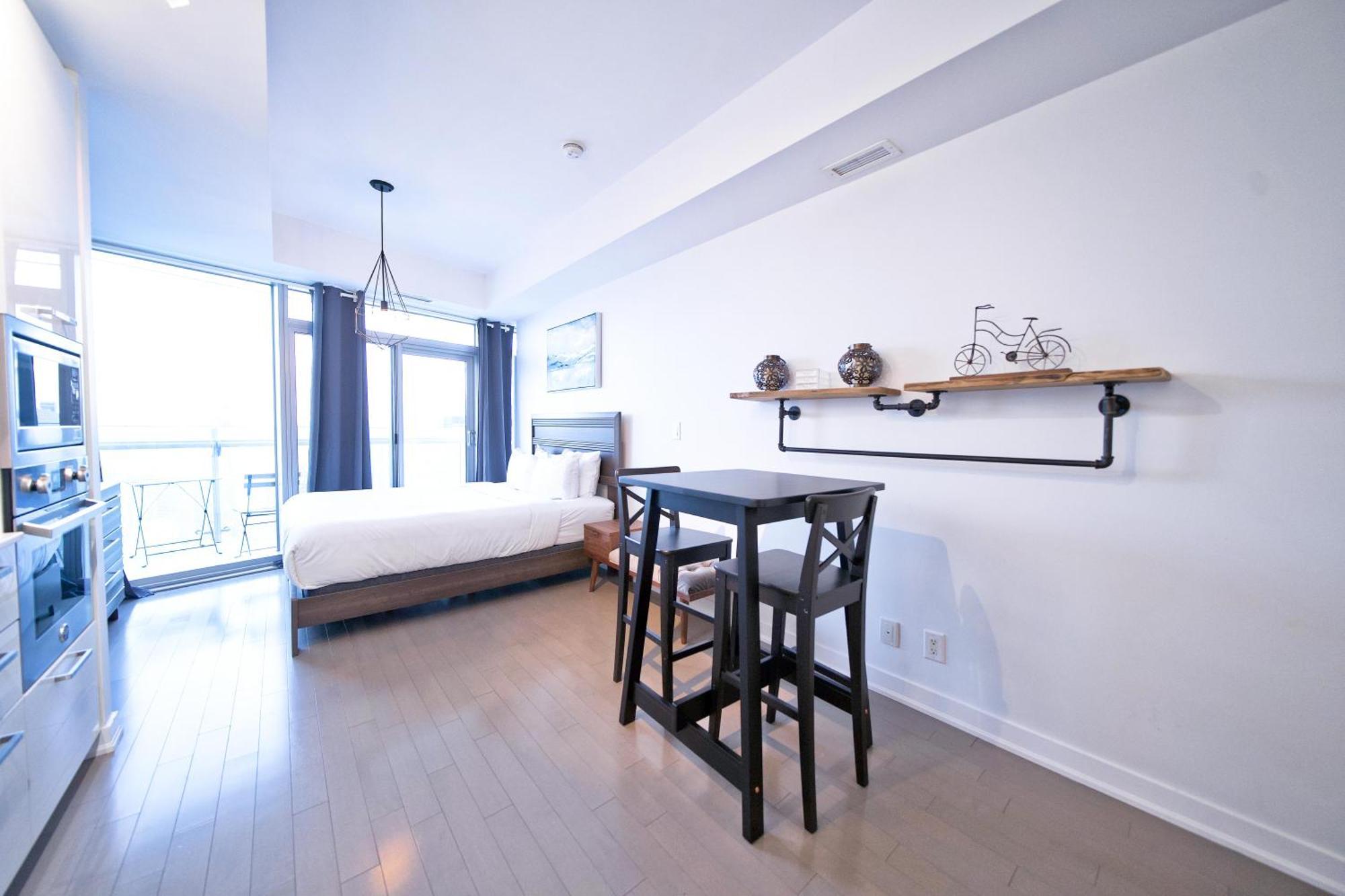Rivetstays - The York Apartment Toronto
