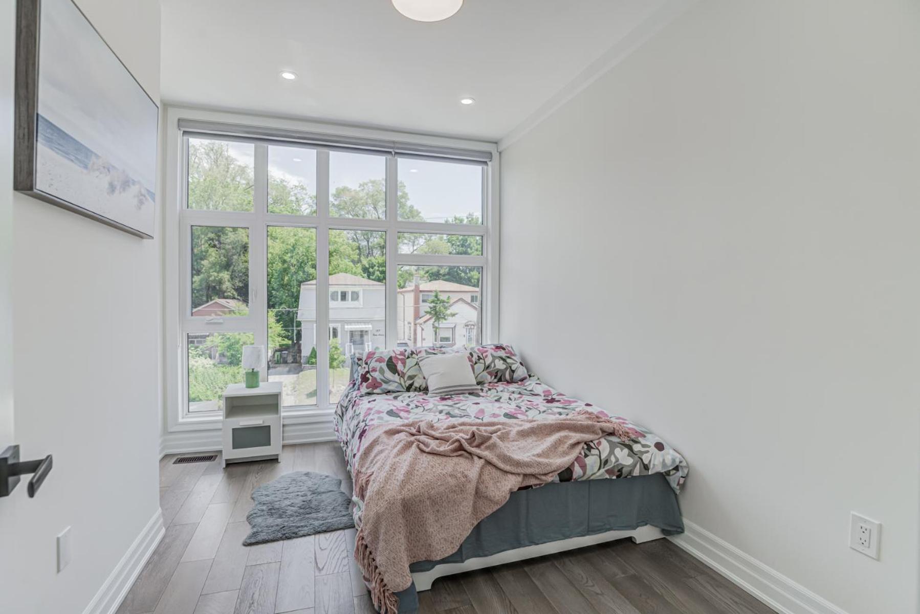 New Build 4 Bedroom-beach Vibes In The City Apartment